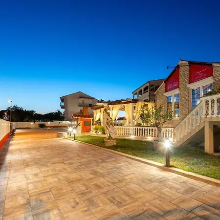 Ancora No 1 Comfortable Villa Sveti Filip i Jakov