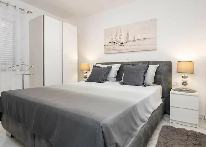 Villa Ancora No 1 Comfortable Sveti Filip i Jakov