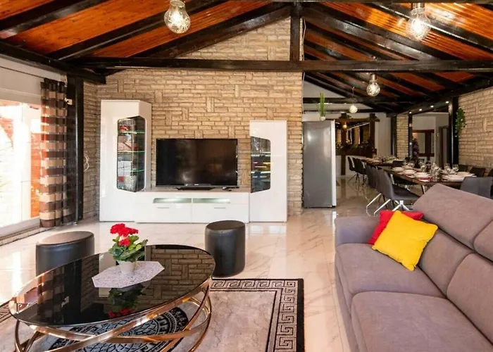 Villa Ancora No 1 Comfortable Sveti Filip i Jakov